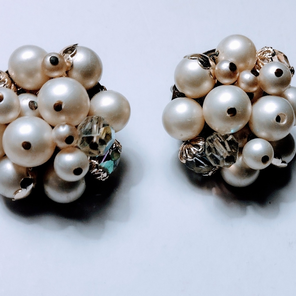 COPY - Vintage Pearl and Rhinestone clip on earrings